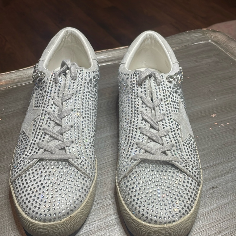 Mimi miracle Mile jewel tennis shoes, size 8.5 look at all photos missing stones